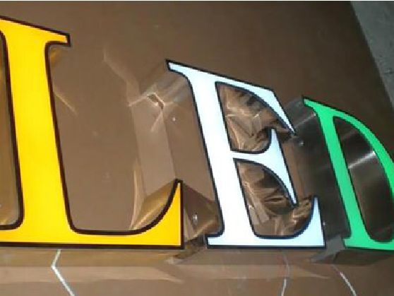 平阳介绍LED招牌的基础知识。
